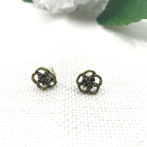 Dark Green Floral Enamel Stud Earrings (Danish)